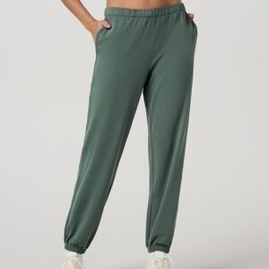 Vuori Women's Halo Modern Sweatpant